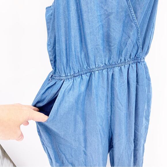NEW Lovers + Friends Denim Jumpsuit Size Large - Picture 4 of 10